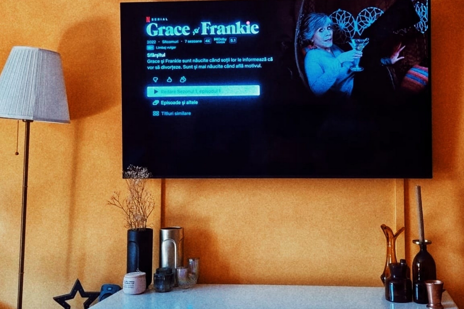 You are currently viewing Grace and Frankie, un serial de cinci stele. De ce ar fi un câștig să-l vezi
